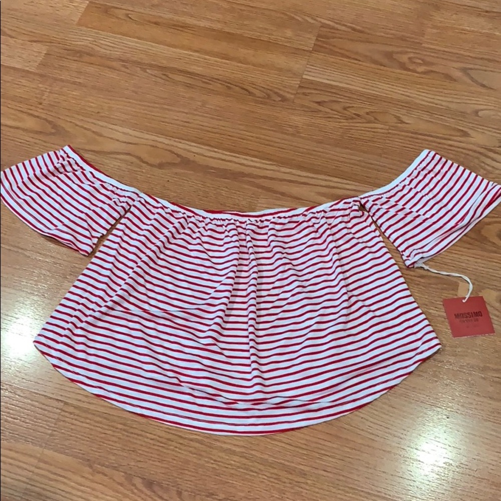 Crop top off the shoulder